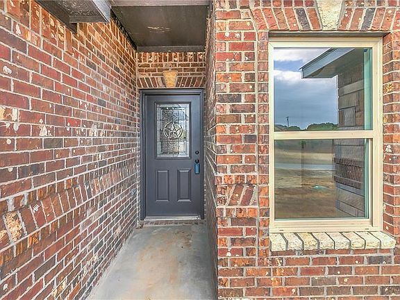 5th image of 2110 Steepleridge Cir