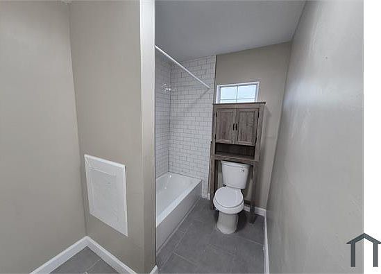 4th image of 6109 Lynnwood Ave