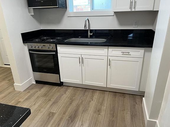 5th image of 889 Reservoir St