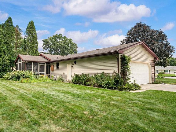 3rd image of 12363 Duxbury Ct