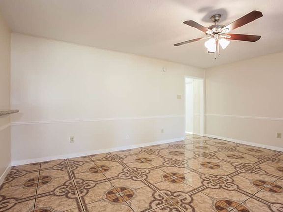 4th image of 2123 S Yorktown Ct
