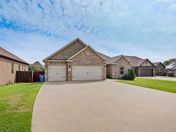 3rd image of 4301 Beech Ln
