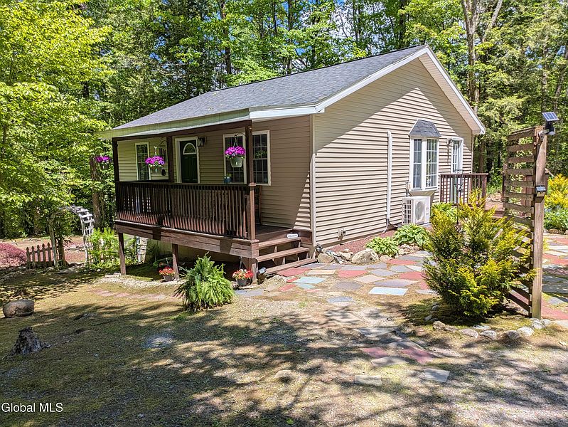 3rd image of 606 Goggins Road