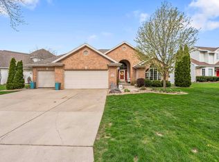 1264 Mockingbird Ln, Sun Prairie, WI 53590