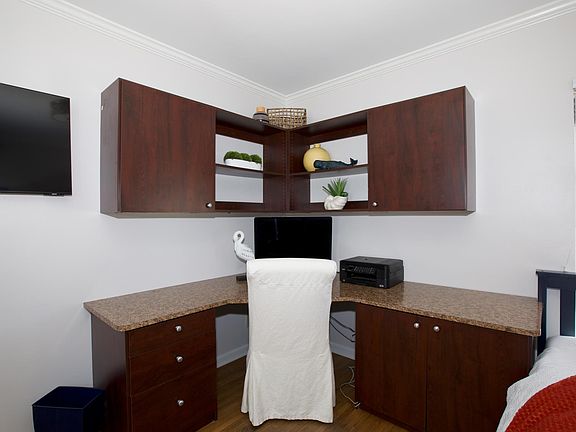Desk in Guest Bedroom 1 with Bunk Beds (Twin over Full)