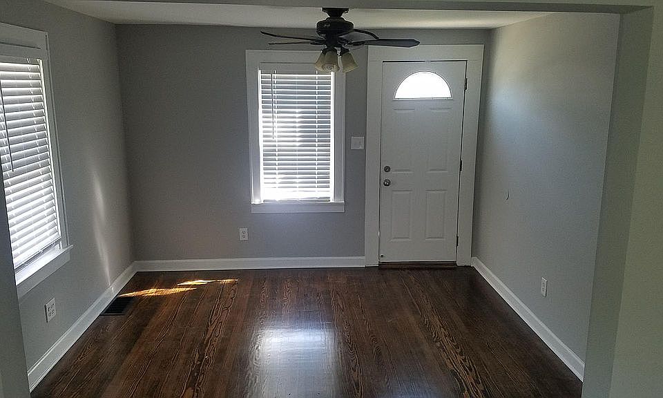 1st image of 4928 Myrtle Ave