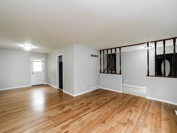 4th image of 4511 S Willis Ave
