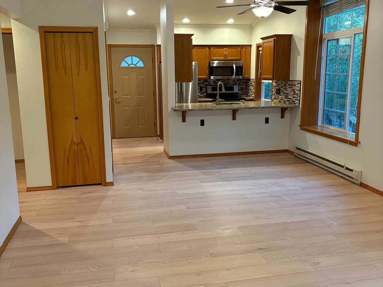 2 bed, 825 sqft, $1,950 — Photo 1