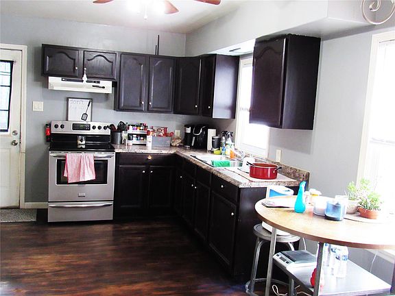 3rd image of 212 Brentwood Blvd