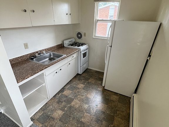 4th image of 2911 Ronan St #4