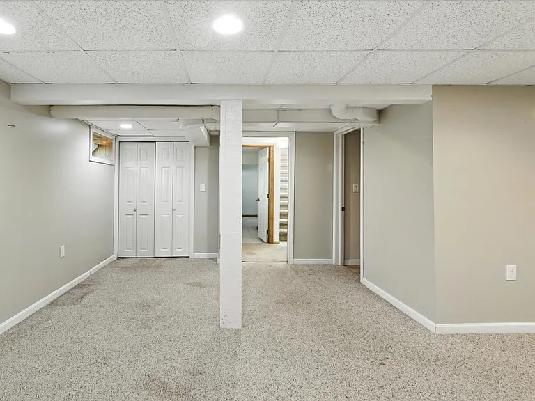 18 Maplewood Dr — Photo 27