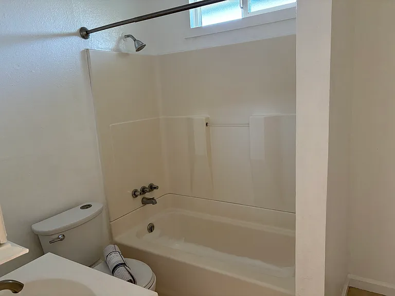 123 Leslie St #B — Photo 22