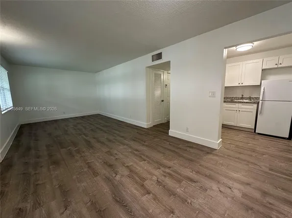 2500 Johnson St APT 8, Hollywood, FL 33020