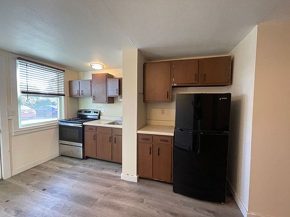 3rd image of 54 Longwood Ave #14