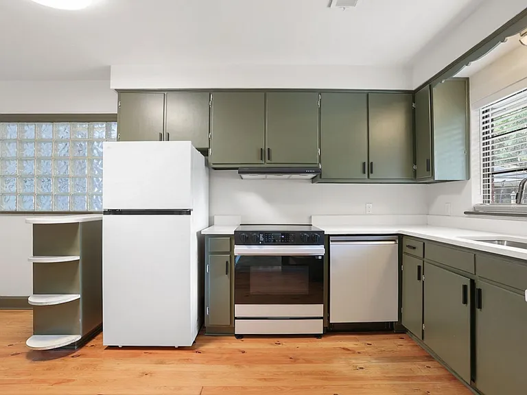 404 Gordonston Ave — Photo 5