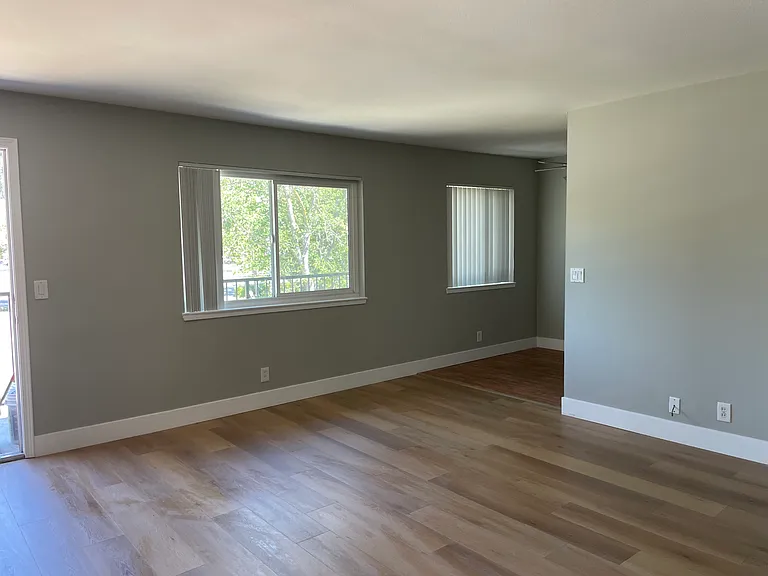 4850 Hamilton Ave #10 — Photo 5