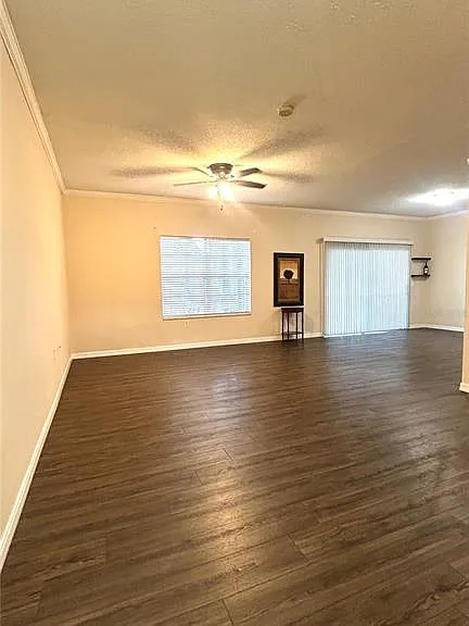 10000 SW 52nd Ave #7 — Photo 4