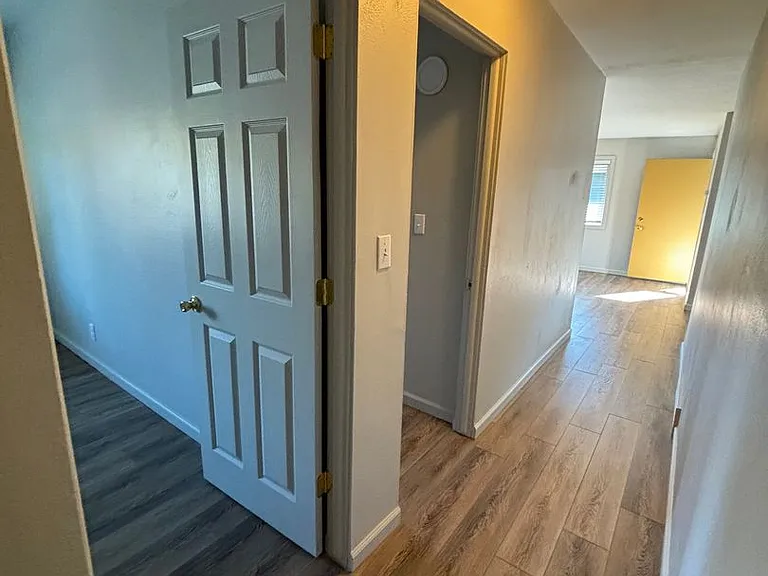 1404 Toole Ave — Photo 2