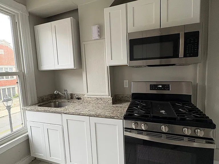 83 Sachem St #2 — Photo 2
