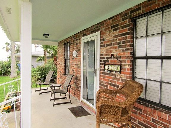 2nd image of 1703 Bayshores Dr