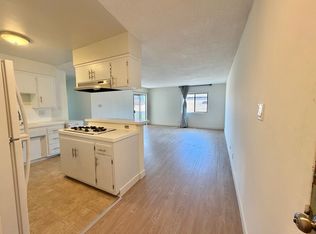 336 Bungalow Dr APT E, El Segundo, CA 90245