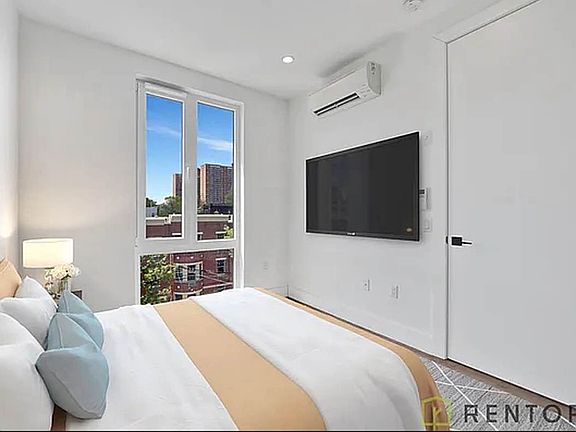 3rd image of 2175 Bergen St #4M