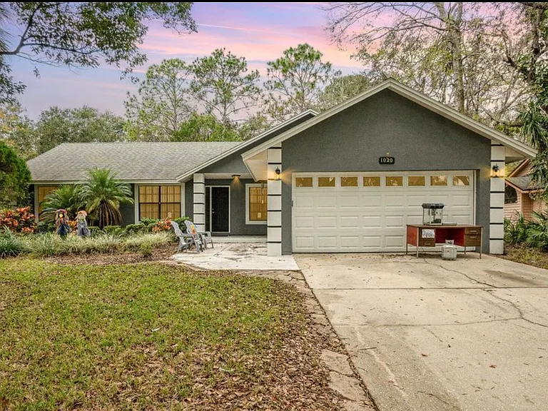 1020 Willa Lake Cir — Photo 1