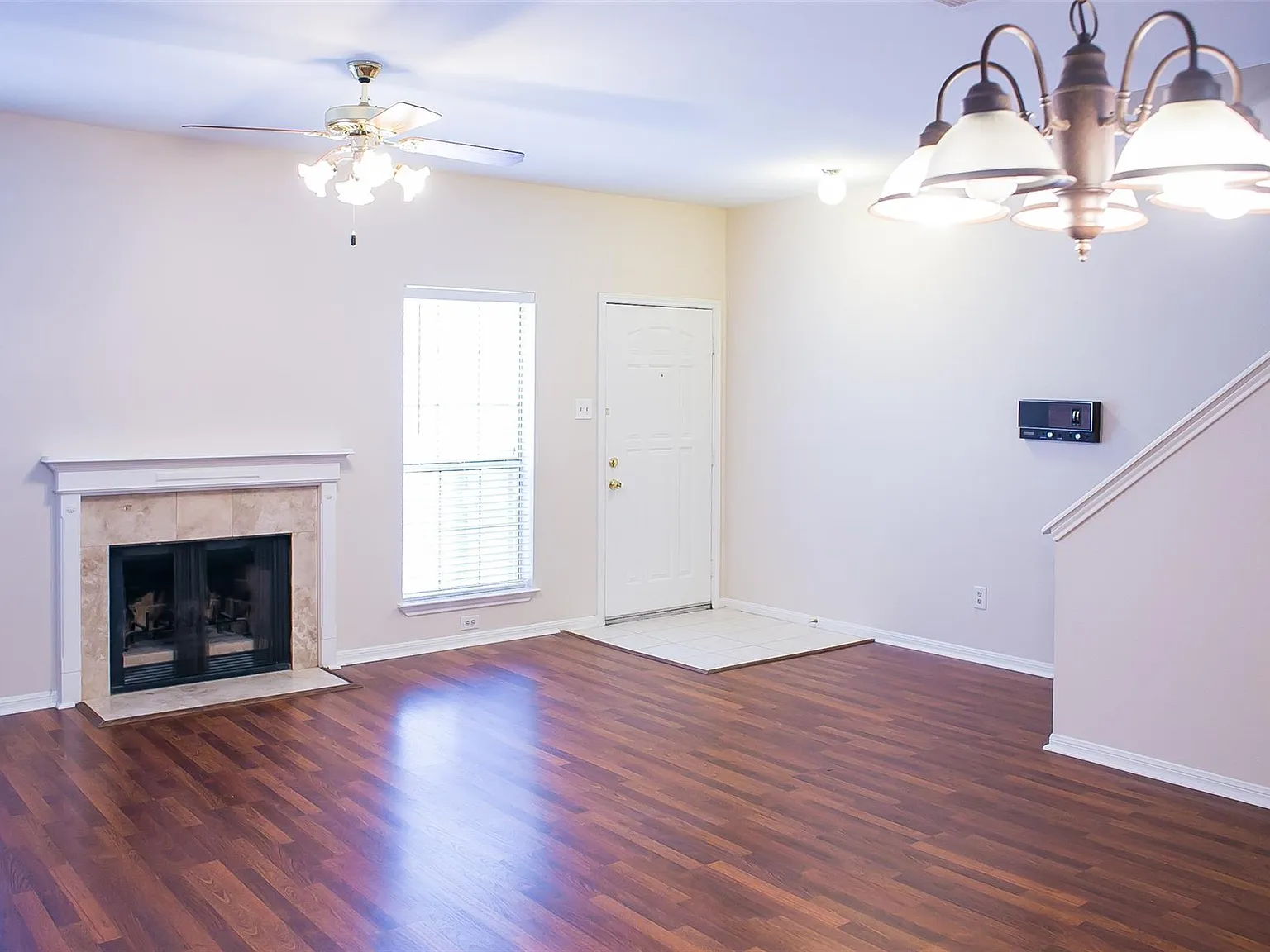 2 bed, 2.5 bath, 1600 sqft, $1,750 — Photo 3
