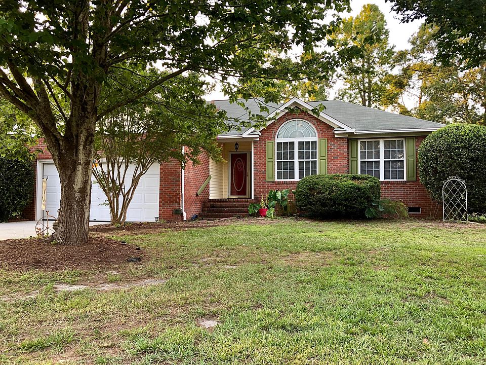 1st image of 107 Wedgewood Drive NE