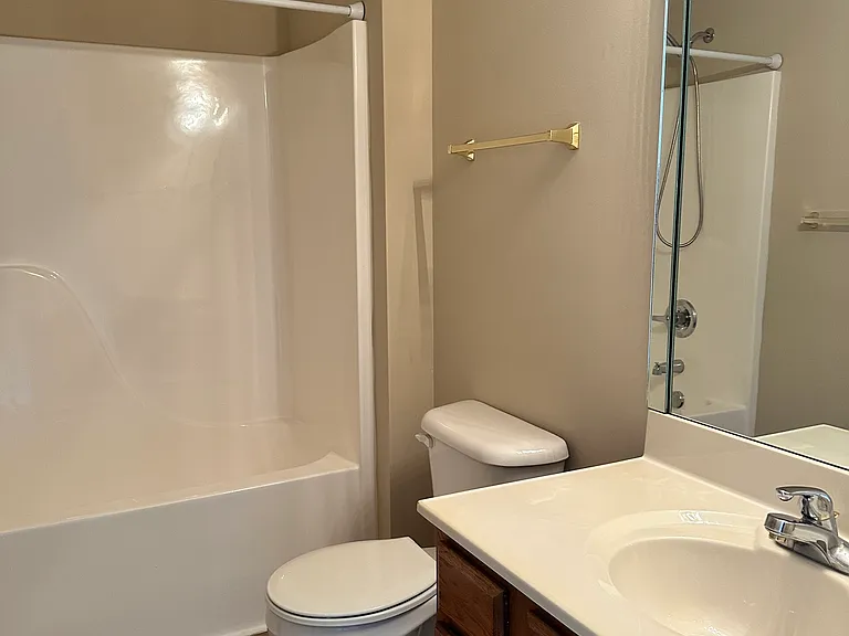 3944 Winthrop Dr — Photo 22