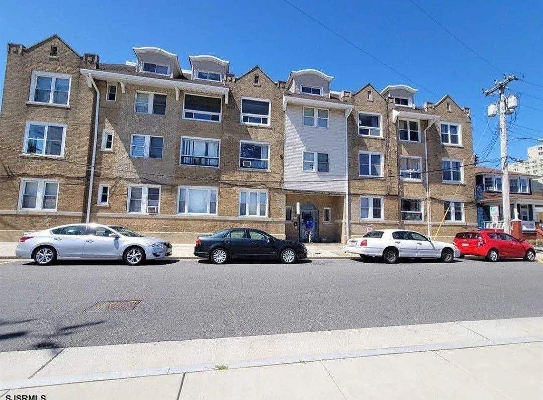 2 bed, 1.5 bath, 500 sqft, $1,800 — Photo 1