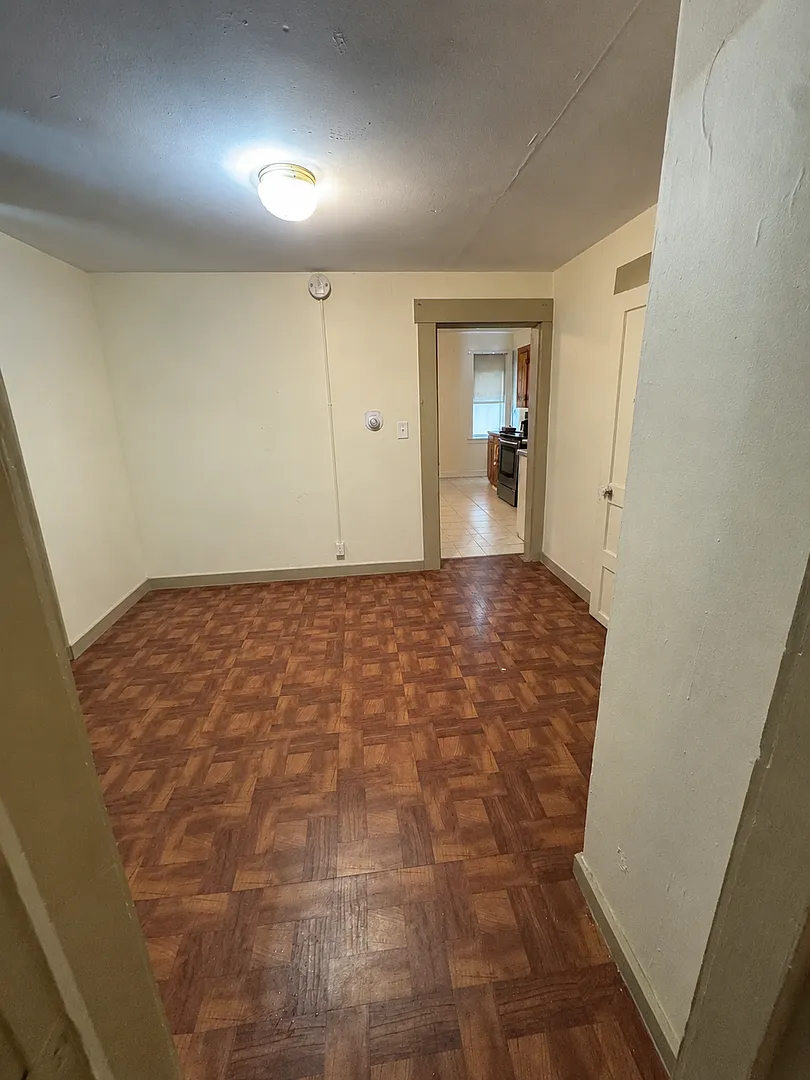 37 Maple St — Photo 3