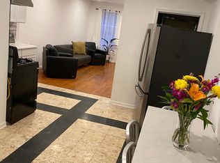 2021 W 17th St FLOOR 1, Chicago, IL 60608