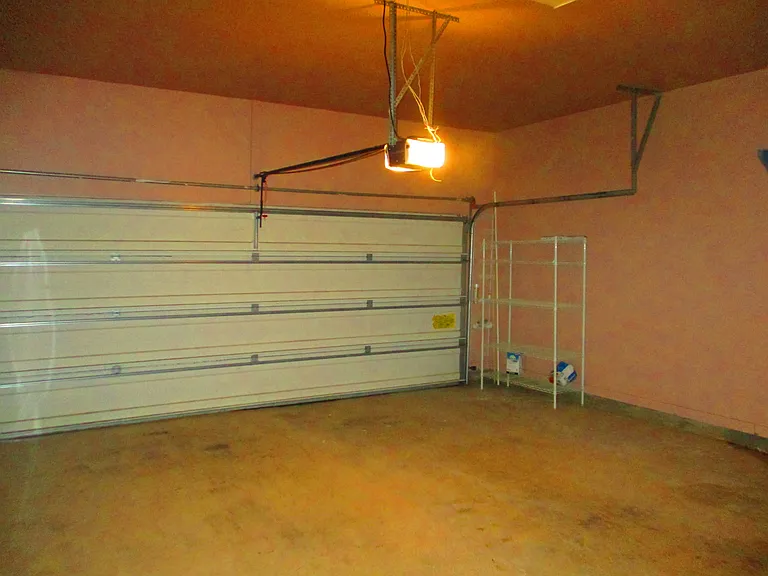 56 W Calhoun Ave — Photo 32
