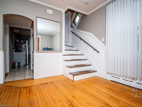 5th image of 51 Woodlawn St