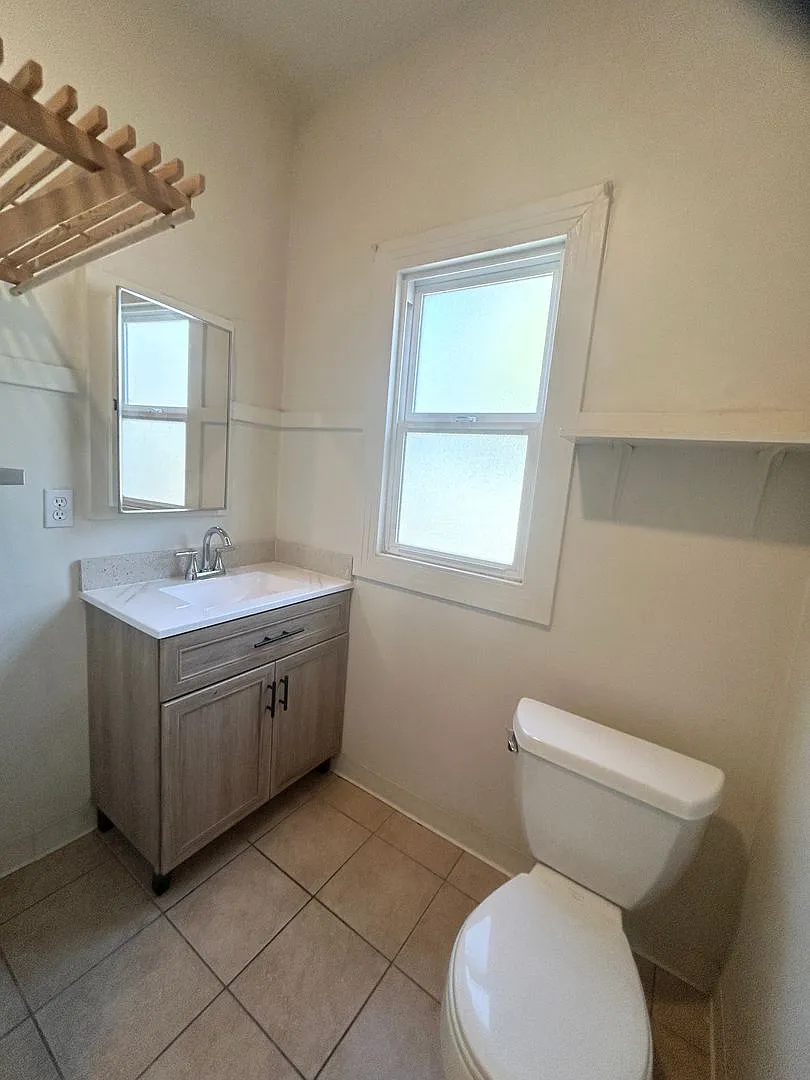 2718 College Ave. — Photo 4