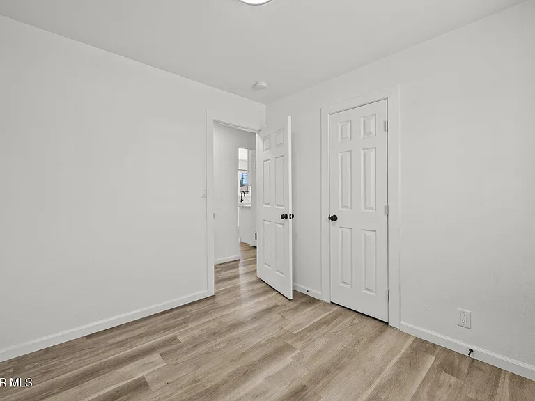 1135 W Pillsbury St #1135 — Photo 15