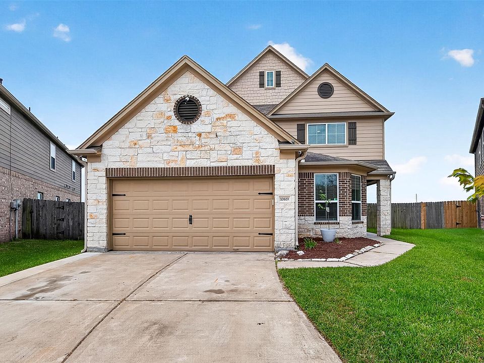 1st image of 10619 Blithe Oak Ct