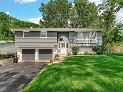 1306 Monroe St, Lake In The Hills, IL, 60156
