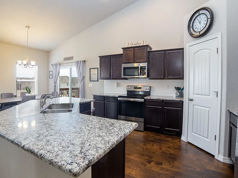 8141 Misty Moon Dr — Photo 5