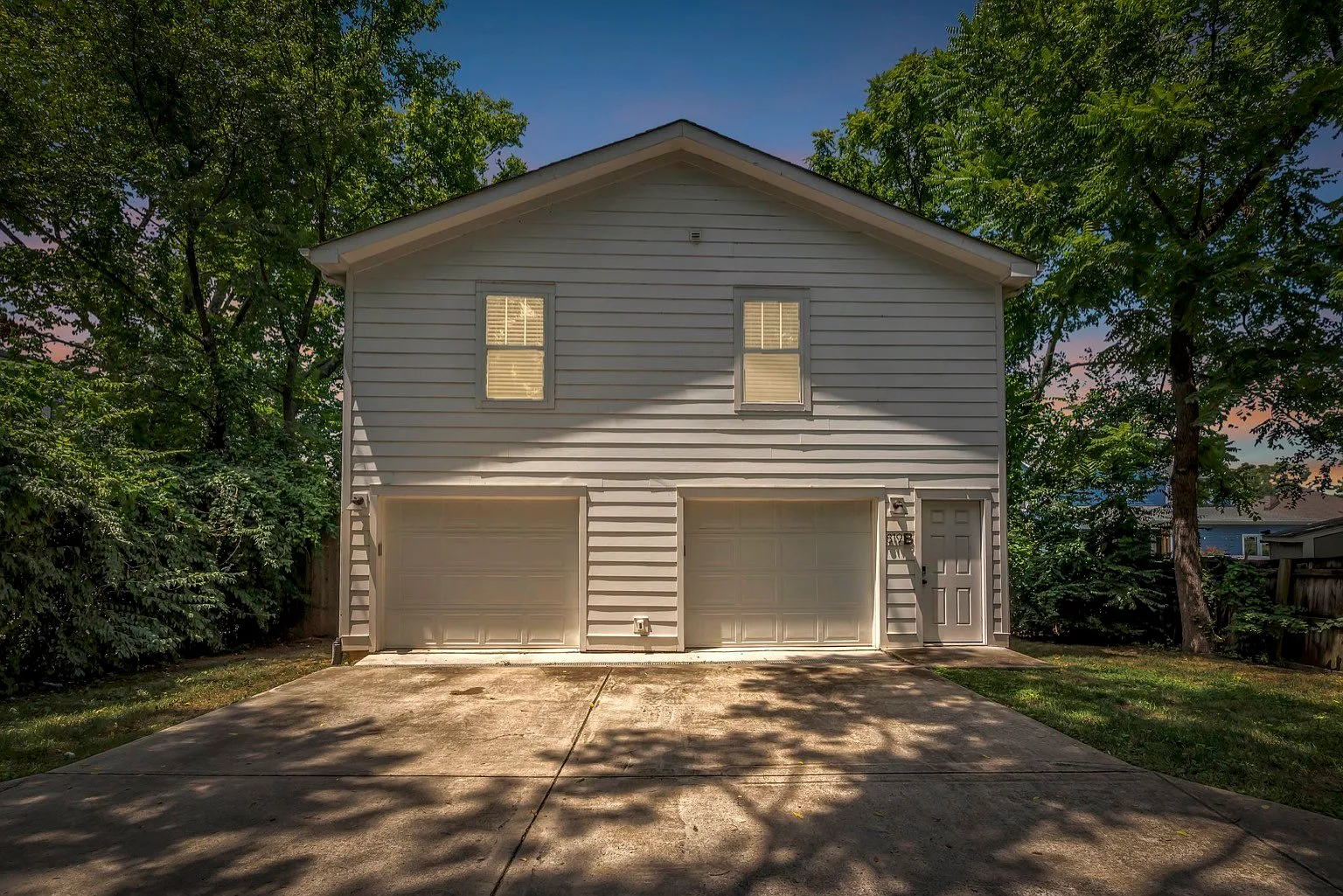 2 bed, 1.0 bath, 700 sqft, $2,050 — Photo 2