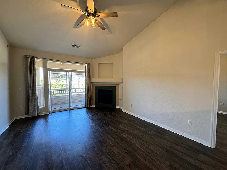 9557 W San Juan Cir #305 — Photo 5