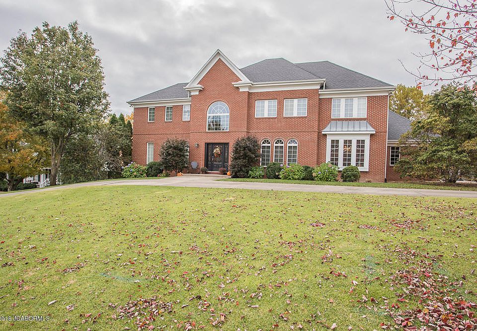 1st image of 209 Burke Pl