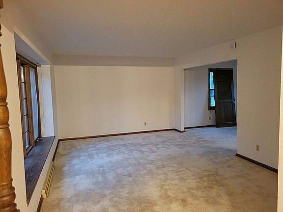 4th image of 7564 Glencoe Dr