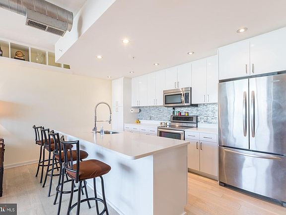 4th image of 3409 Wilson Blvd Unit 304