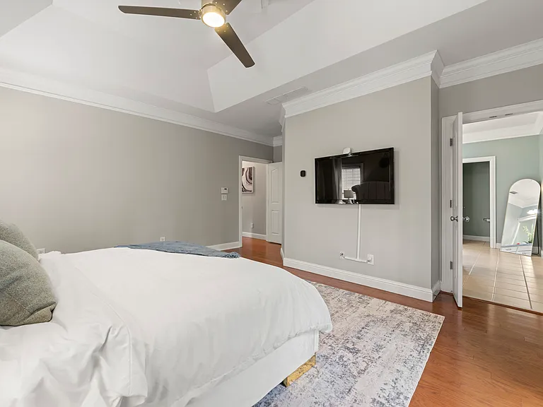 3410 Burdett Ct — Photo 16