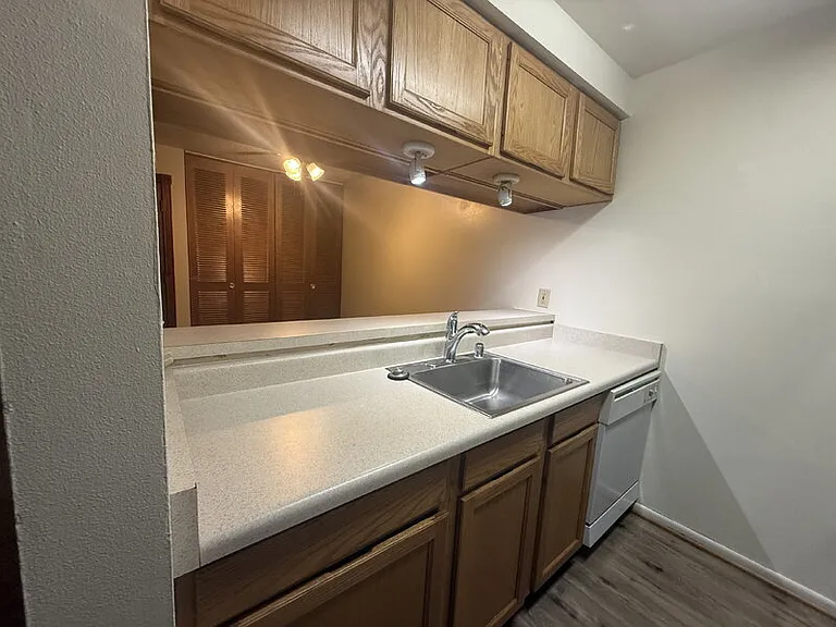 2404 Independence Ln #104R — Photo 9