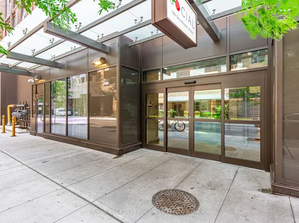 100 Dalhousie St #3301, Toronto, ON M5B 0C7