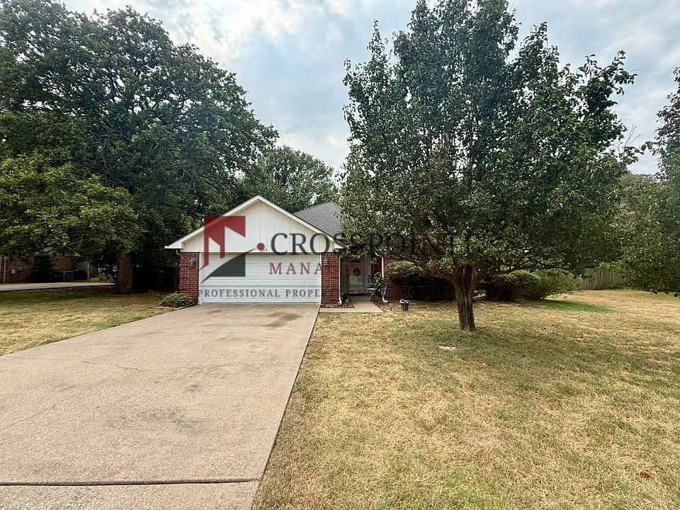 1st image of 205 Charles Dr