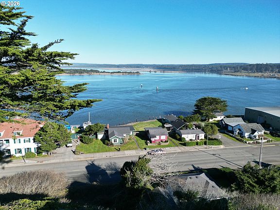 3rd image of 360 2nd St